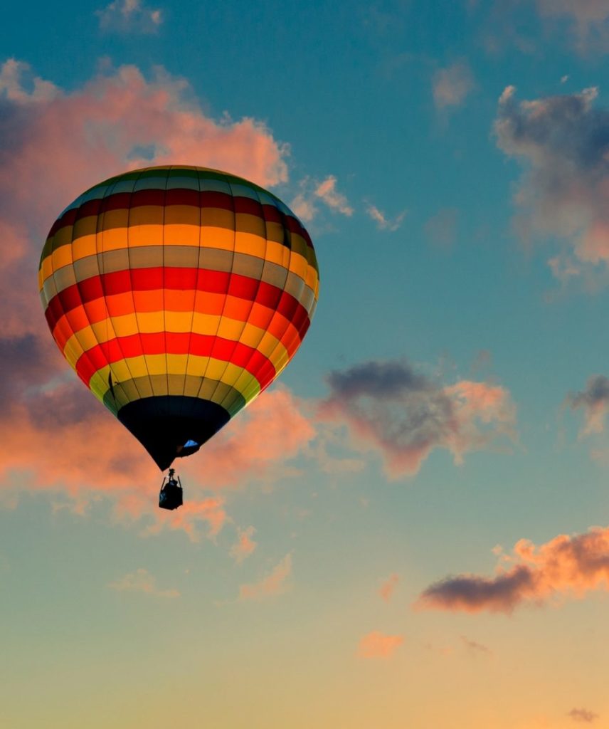 5 небанальних ідей, що подарувати дівчині на день народження