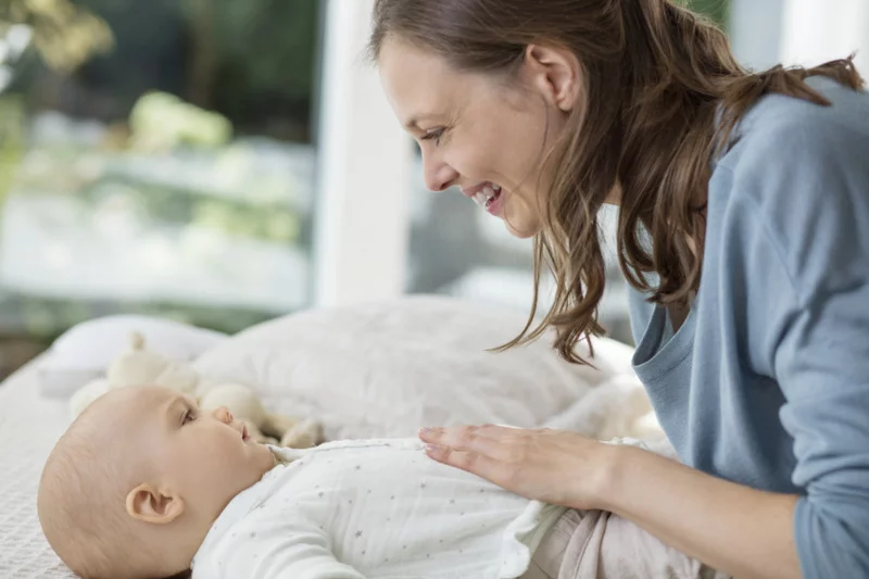 Раціон немовля: чи можна повернутися до звичайної суміші після безлактозної