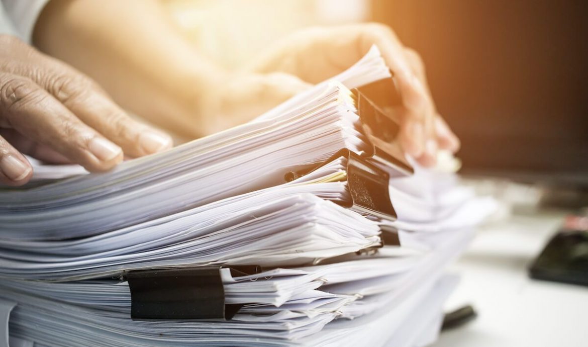 Як підготувати документи для важливих життєвих змін